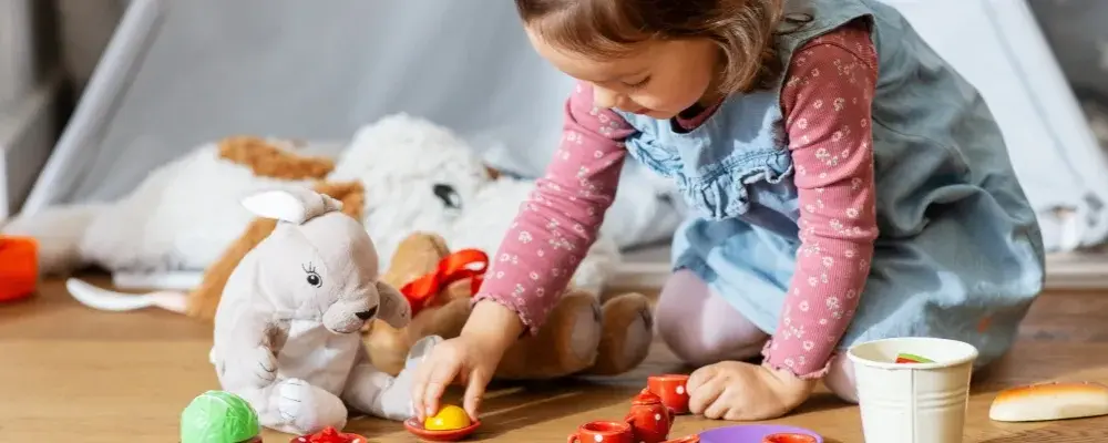 W co się bawić z rocznym dzieckiem? 10 kreatywnych zabaw rozwijających