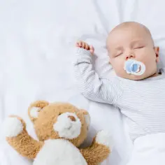 Jaki materac dla niemowlaka? 5 kluczowych cech bezpiecznego snu