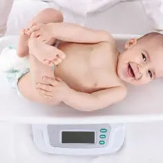Ile waży 9 miesięczne dziecko? Sprawdź, co mówią normy wagi