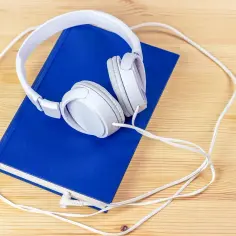 „Kuba Guzik i maszynista Łukasz” - niezwykła przygoda w wersji audio, która porwie małych i dużych słuchaczy