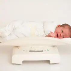 Ile kilogramów spada po porodzie? Zaskakujące fakty o utracie wagi
