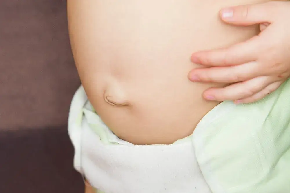 Zdjęcie Przepuklina u dziecka 8-letniego: objawy, które musisz znać